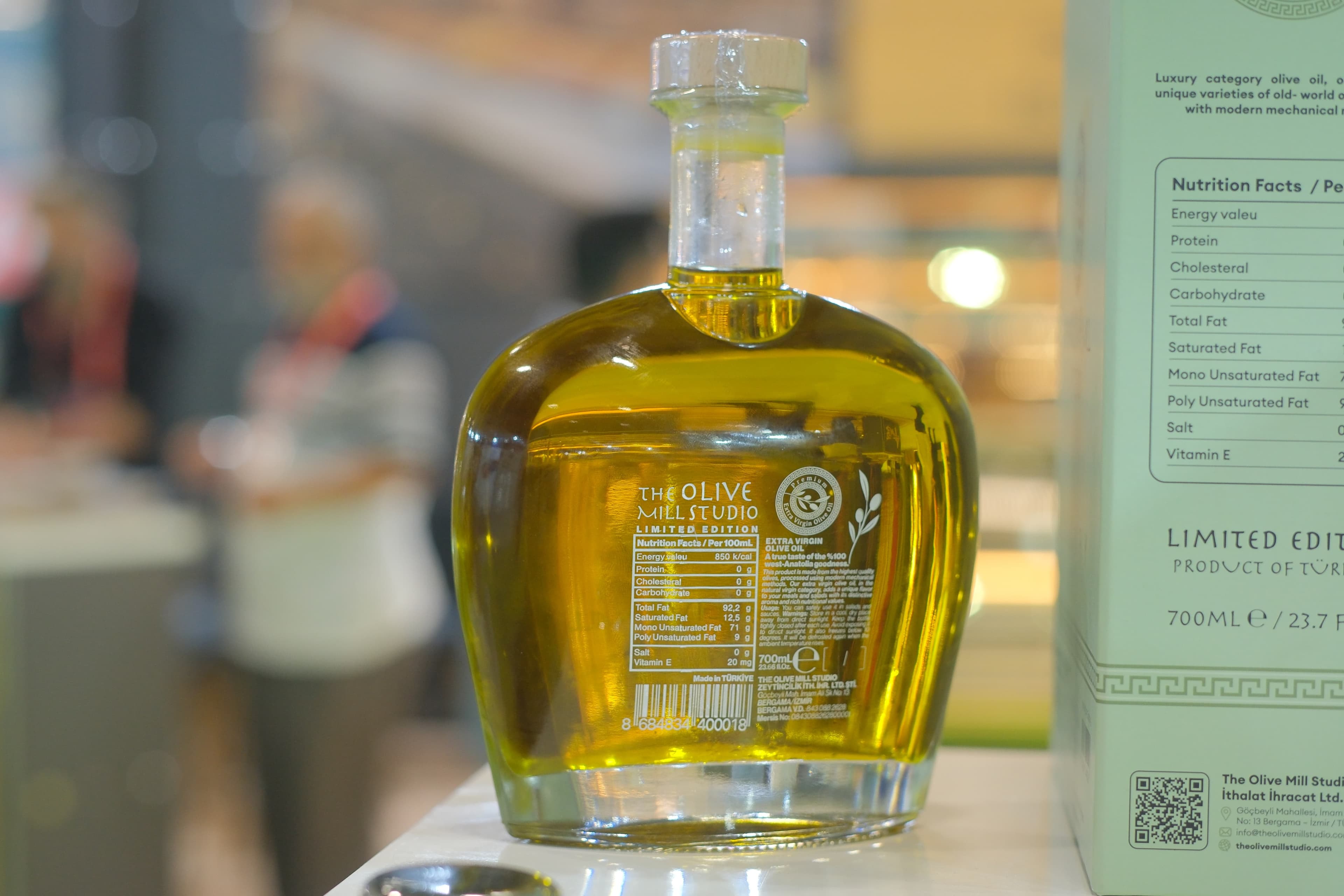 The Olive Mill Studio — Akdeniz sofrasında bahçe şişesi