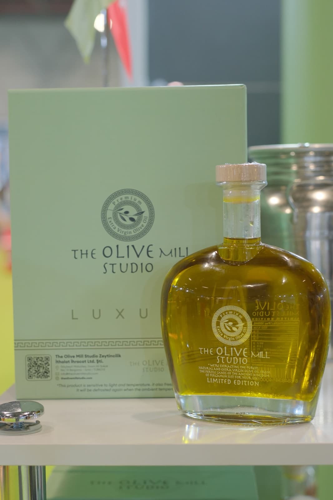 The Olive Mill Studio — şişe detayı